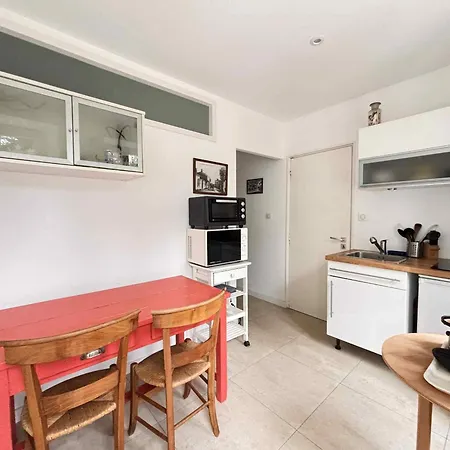 Maison De Proche Et Centre, - Fr-1-194-361 *