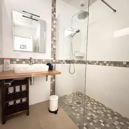 Дом отдыха Maison De Proche Et Centre, - Fr-1-194-361 *